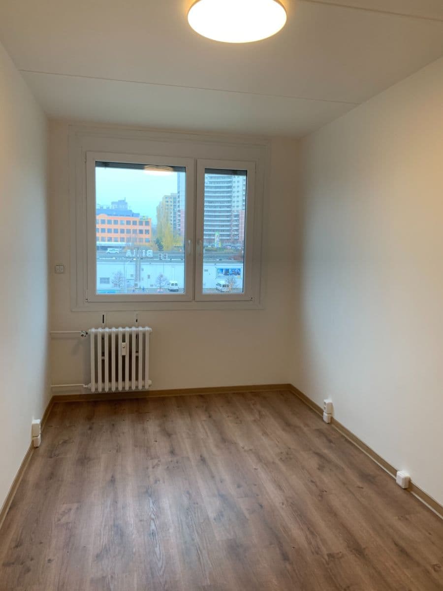 Prenájom bytu 3-izbový 68 m², Nevanova, Praha, Praha Prenájom bytu 3-izbový 68 m², Nevanova, Praha, Praha