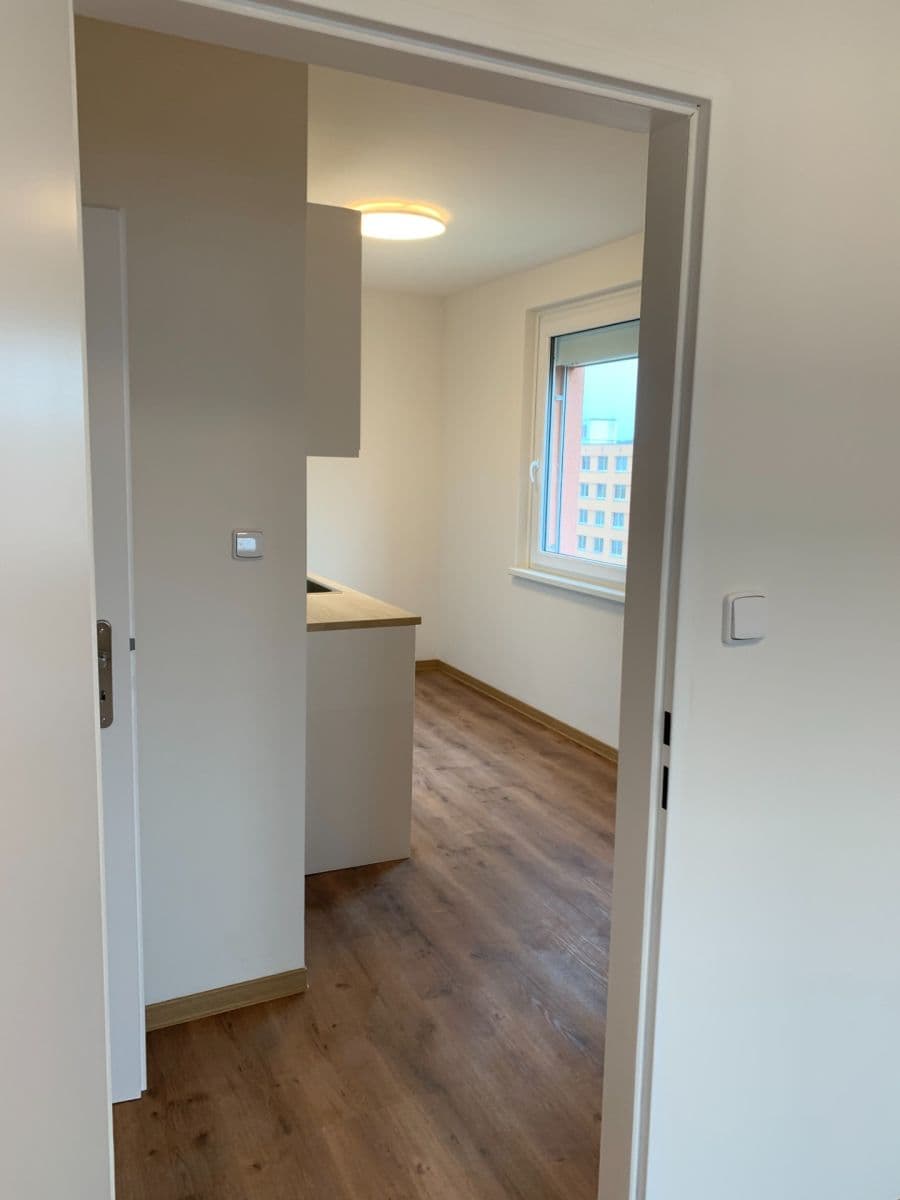 Prenájom bytu 3-izbový 68 m², Nevanova, Praha, Praha Prenájom bytu 3-izbový 68 m², Nevanova, Praha, Praha