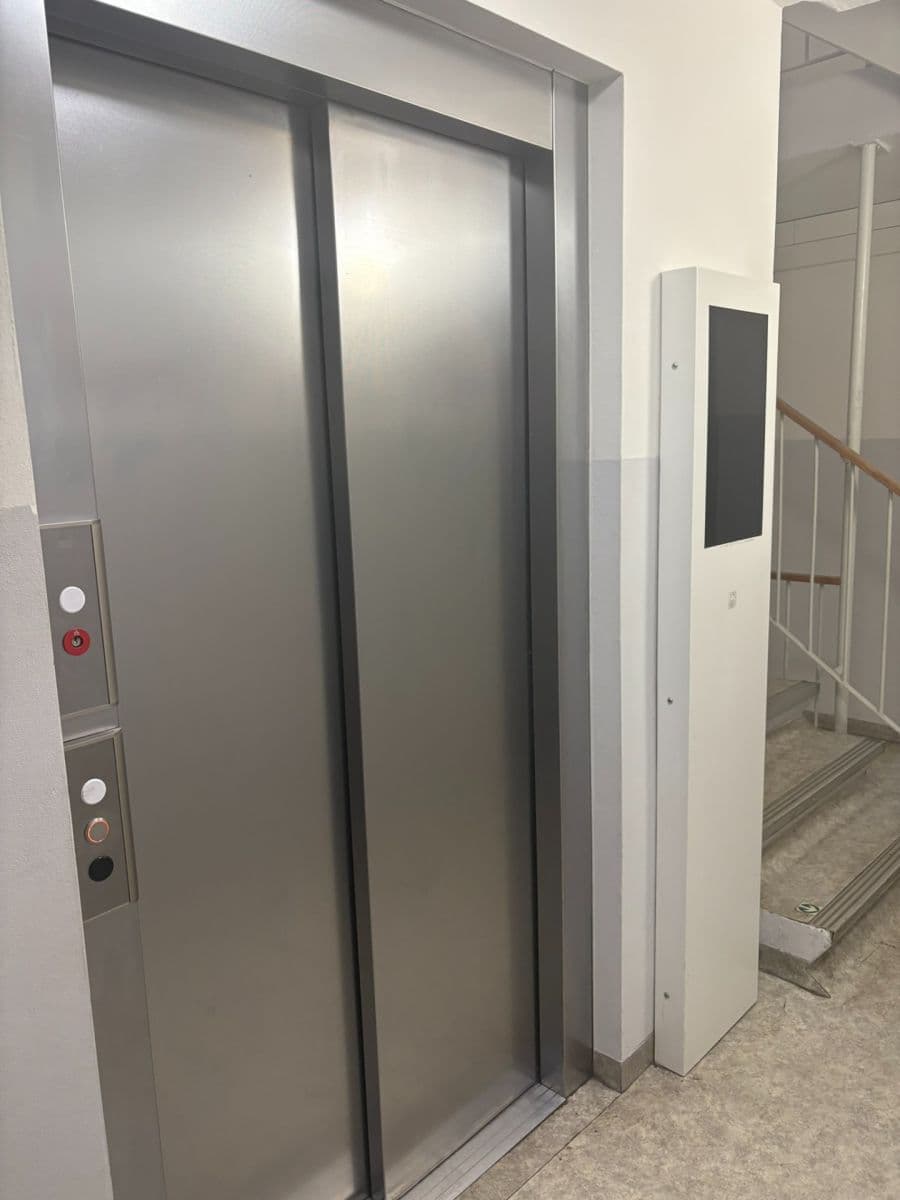 Prenájom bytu 3-izbový 68 m², Nevanova, Praha, Praha Prenájom bytu 3-izbový 68 m², Nevanova, Praha, Praha