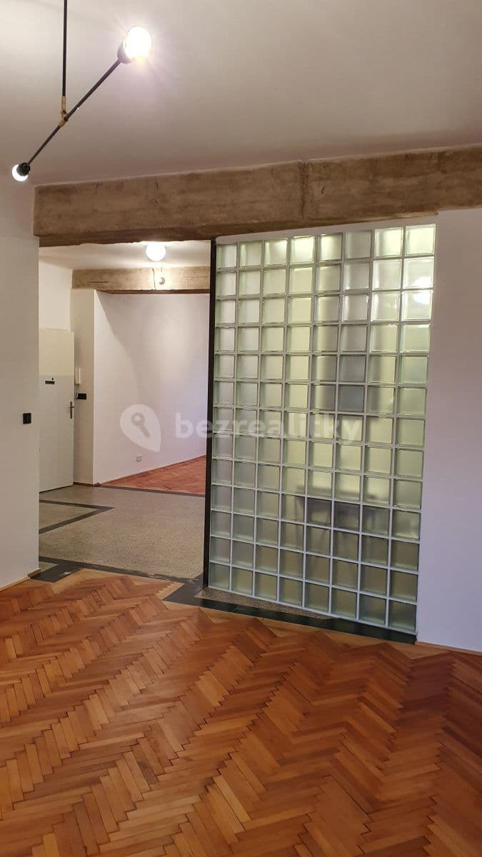 Prenájom bytu 70 m², Smetanovo nábřeží, Hradec Králové, Královéhradecký kraj Prenájom bytu 70 m², Smetanovo nábřeží, Hradec Králové, Královéhradecký kraj