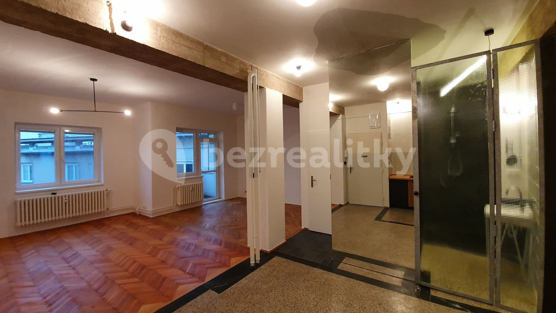 Prenájom bytu 70 m², Smetanovo nábřeží, Hradec Králové, Královéhradecký kraj Prenájom bytu 70 m², Smetanovo nábřeží, Hradec Králové, Královéhradecký kraj