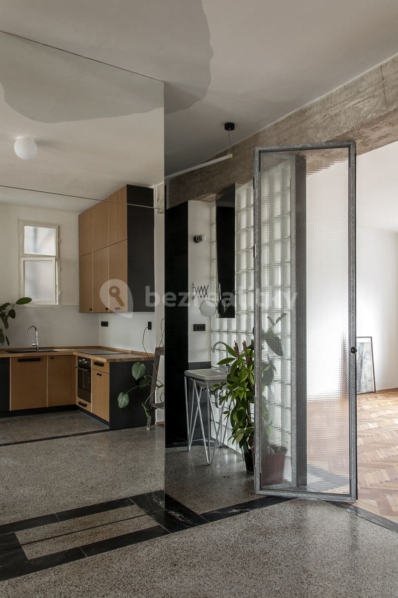 Prenájom bytu 70 m², Smetanovo nábřeží, Hradec Králové, Královéhradecký kraj Prenájom bytu 70 m², Smetanovo nábřeží, Hradec Králové, Královéhradecký kraj