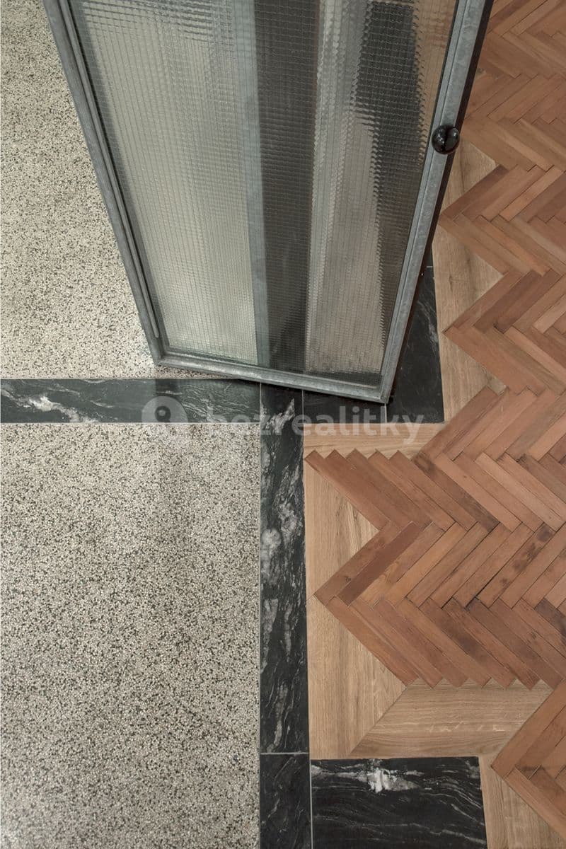 Prenájom bytu 70 m², Smetanovo nábřeží, Hradec Králové, Královéhradecký kraj Prenájom bytu 70 m², Smetanovo nábřeží, Hradec Králové, Královéhradecký kraj