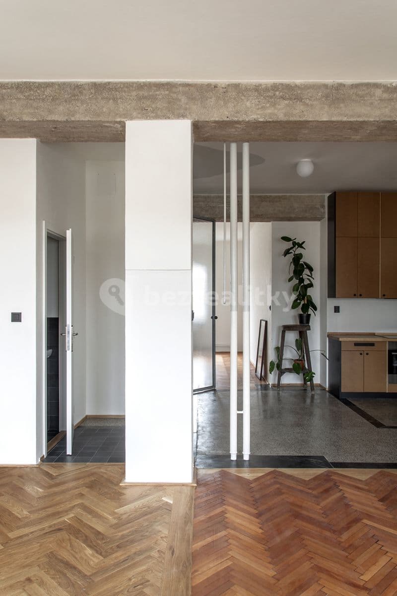 Prenájom bytu 70 m², Smetanovo nábřeží, Hradec Králové, Královéhradecký kraj Prenájom bytu 70 m², Smetanovo nábřeží, Hradec Králové, Královéhradecký kraj