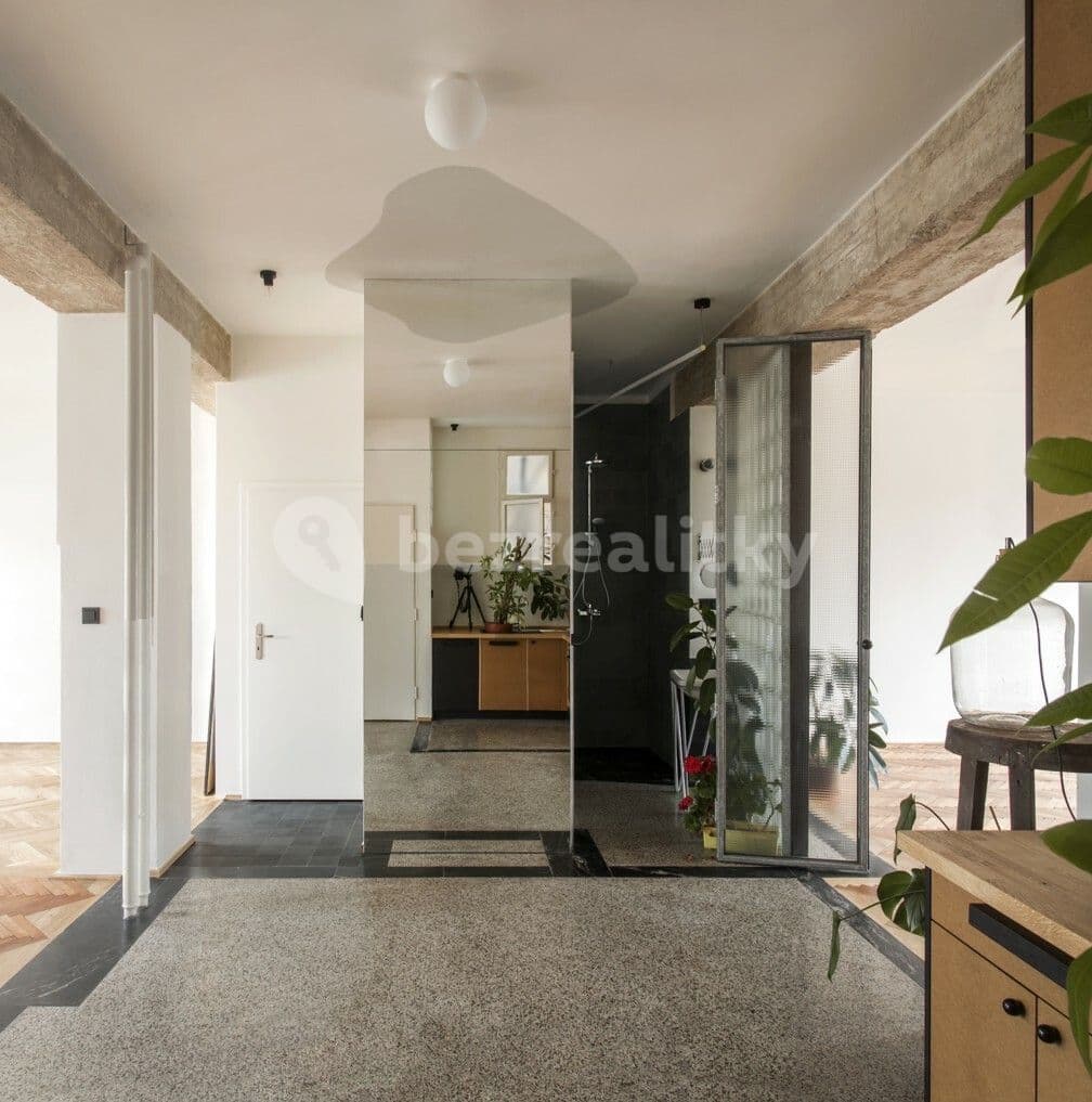 Prenájom bytu 70 m², Smetanovo nábřeží, Hradec Králové, Královéhradecký kraj Prenájom bytu 70 m², Smetanovo nábřeží, Hradec Králové, Královéhradecký kraj