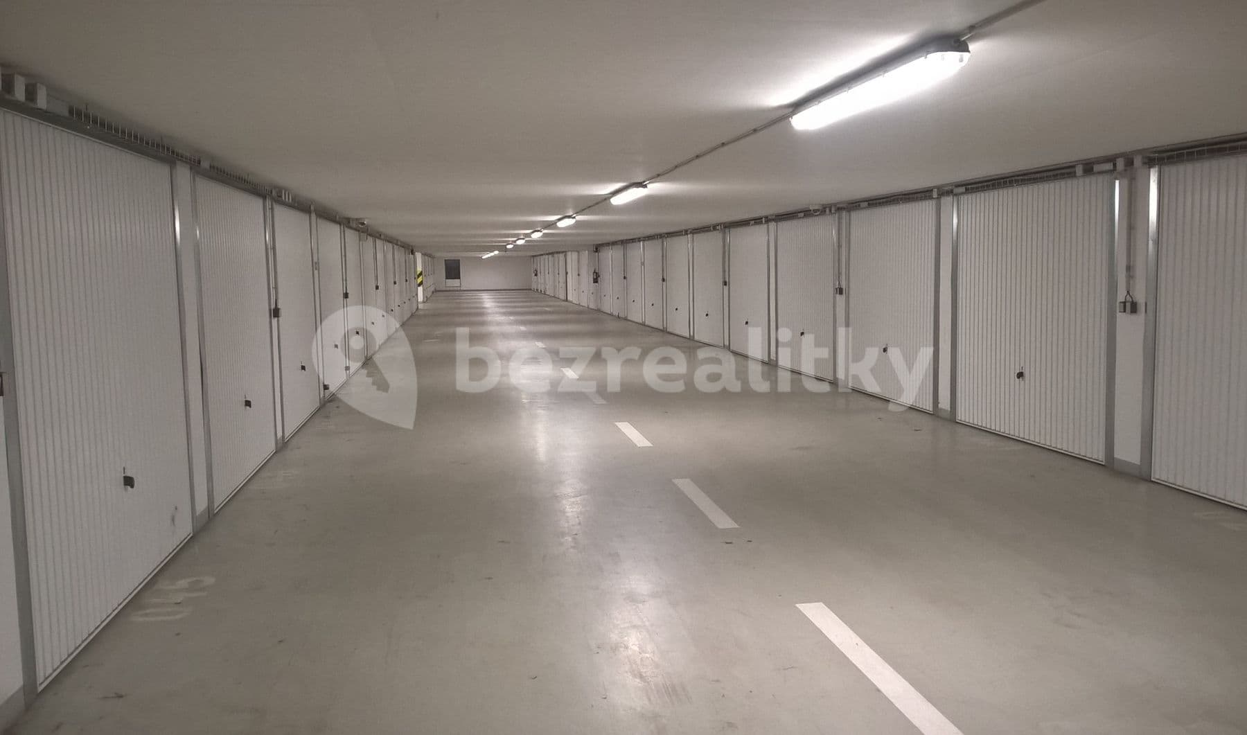 Prenájom garáže 17 m², Lovosická, Praha, Praha Prenájom garáže 17 m², Lovosická, Praha, Praha