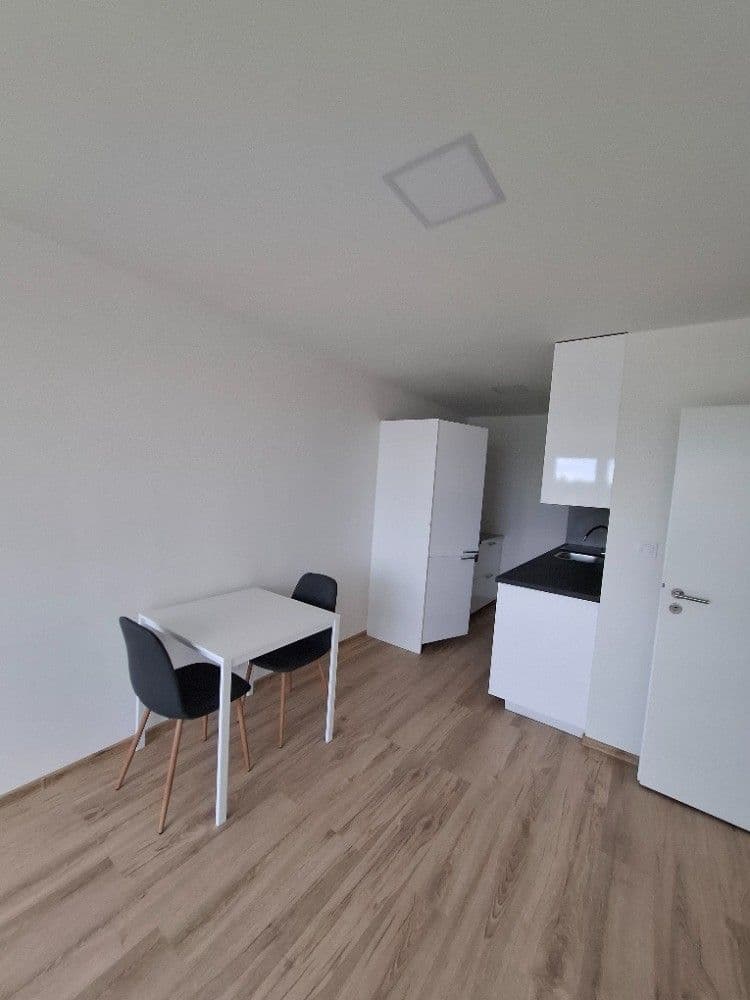 Prenájom bytu 2-izbový 45 m², Hráského, Praha, Praha Prenájom bytu 2-izbový 45 m², Hráského, Praha, Praha