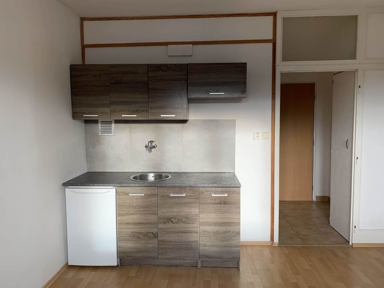 Prenájom bytu Garsoniéra 20 m², Lomená, Karlovy Vary, Karlovarský kraj Prenájom bytu Garsoniéra 20 m², Lomená, Karlovy Vary, Karlovarský kraj