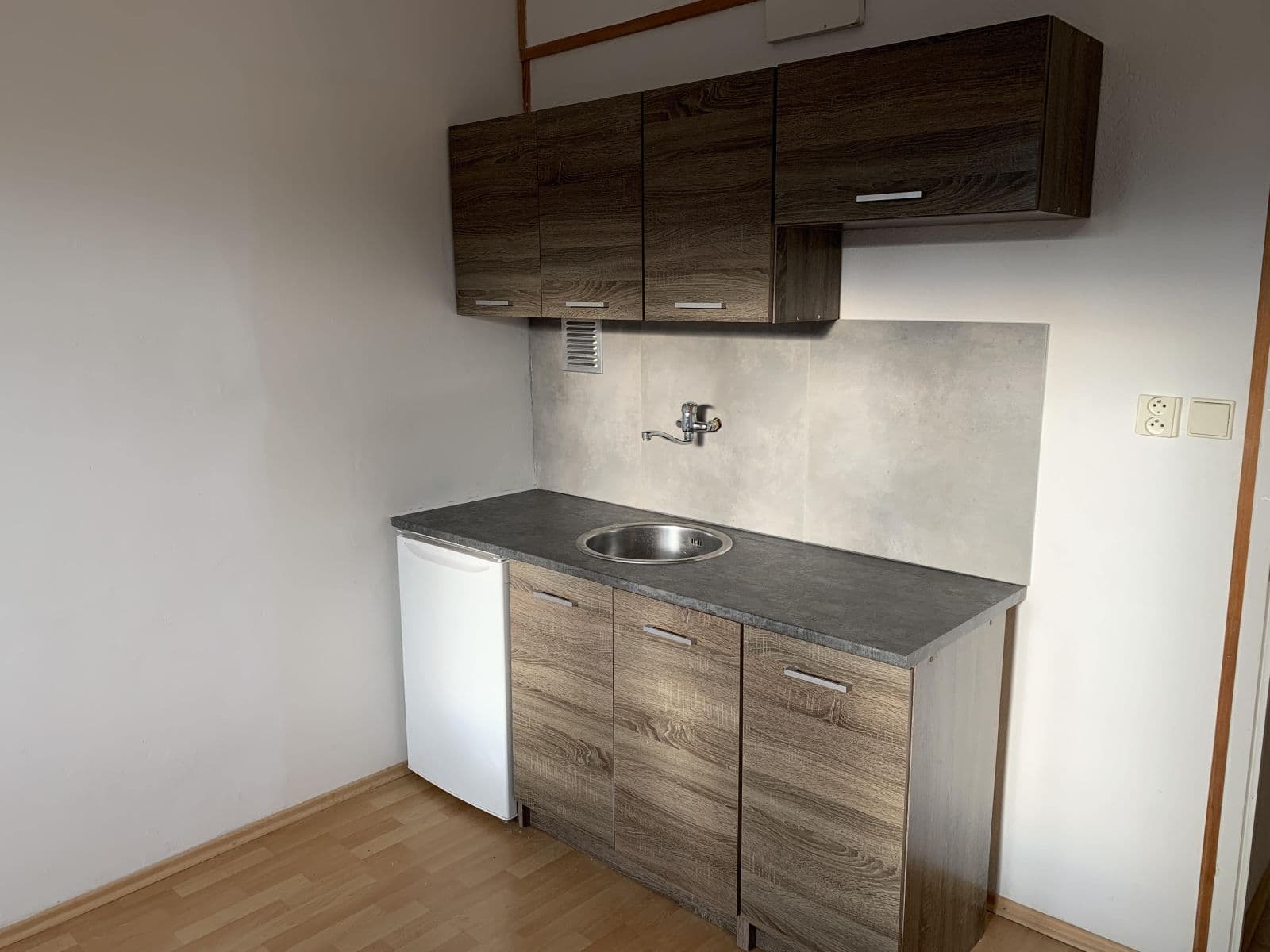 Prenájom bytu Garsoniéra 20 m², Lomená, Karlovy Vary, Karlovarský kraj Prenájom bytu Garsoniéra 20 m², Lomená, Karlovy Vary, Karlovarský kraj