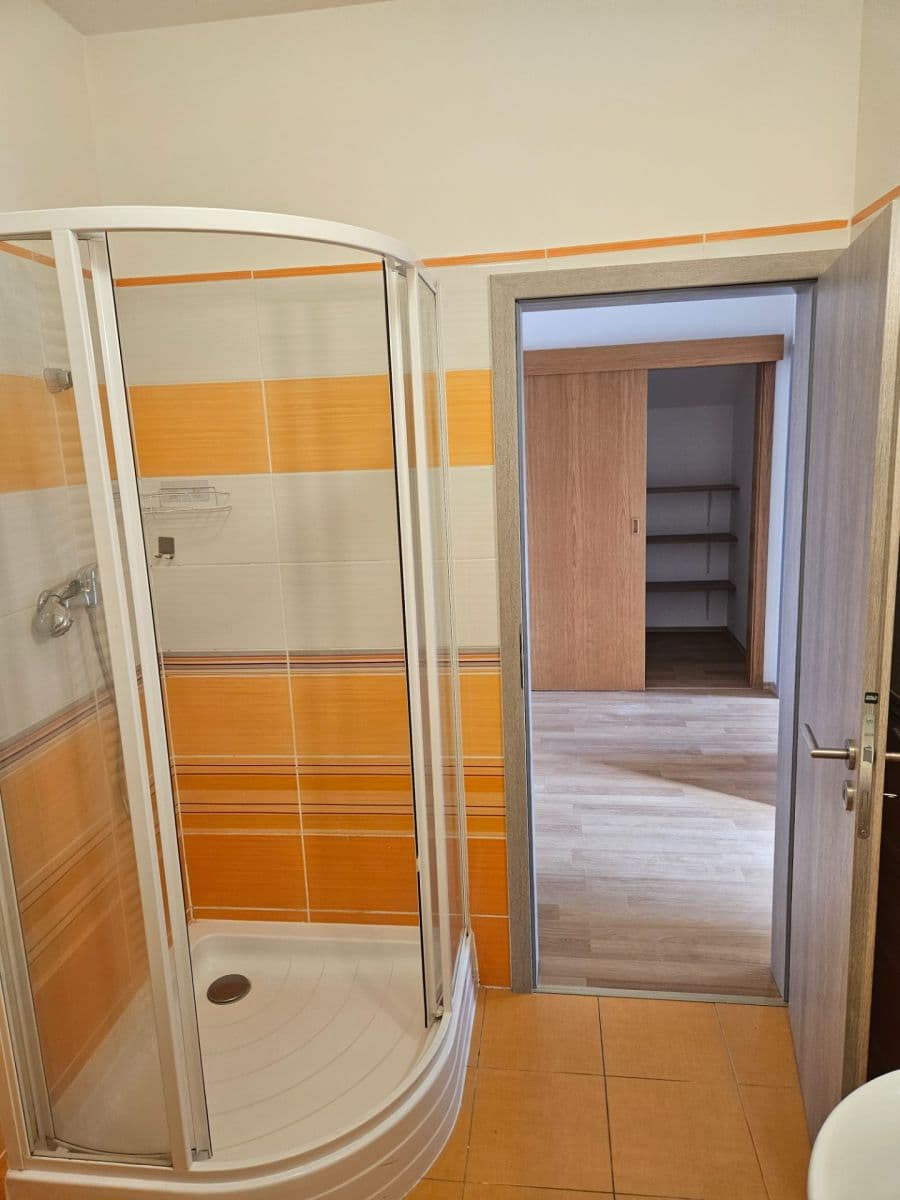 Prenájom bytu 2-izbový 53 m², Na Výsluní, Říčany, Středočeský kraj Prenájom bytu 2-izbový 53 m², Na Výsluní, Říčany, Středočeský kraj
