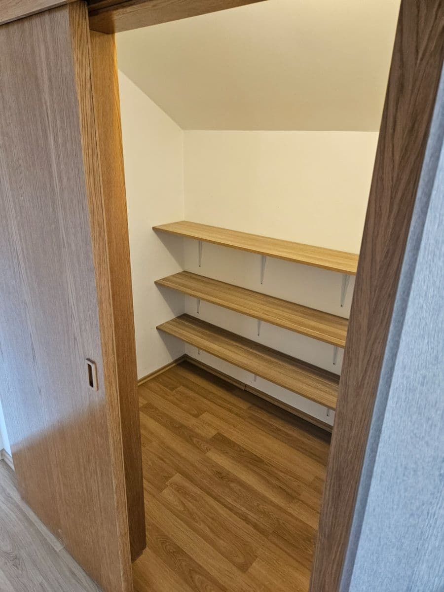 Prenájom bytu 2-izbový 53 m², Na Výsluní, Říčany, Středočeský kraj Prenájom bytu 2-izbový 53 m², Na Výsluní, Říčany, Středočeský kraj