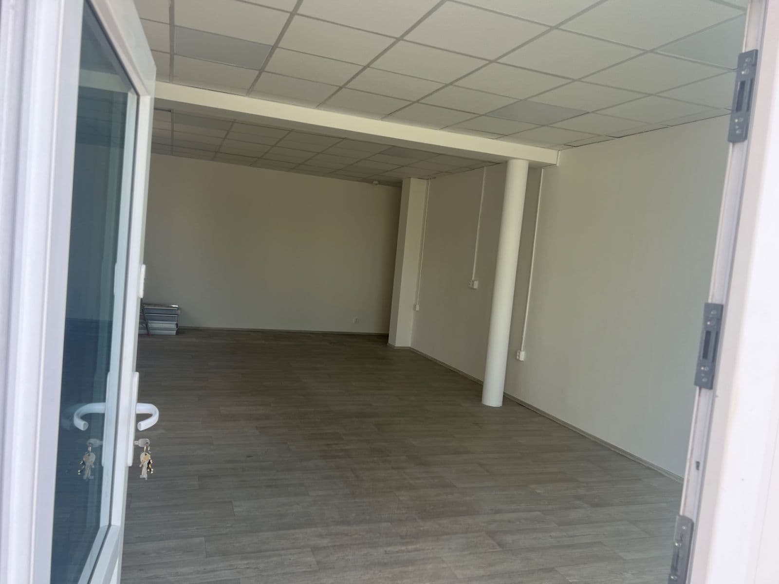 Prenájom nebytového priestoru 49 m², Na Ochoze, Jesenice, Středočeský kraj Prenájom nebytového priestoru 49 m², Na Ochoze, Jesenice, Středočeský kraj