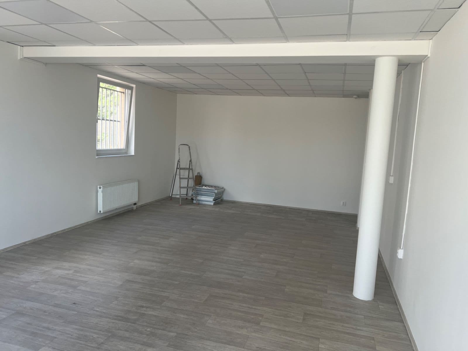 Prenájom nebytového priestoru 49 m², Na Ochoze, Jesenice, Středočeský kraj Prenájom nebytového priestoru 49 m², Na Ochoze, Jesenice, Středočeský kraj