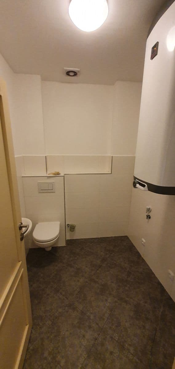 Prenájom bytu 3-izbový 76 m², Na Hlinách, Praha, Praha Prenájom bytu 3-izbový 76 m², Na Hlinách, Praha, Praha
