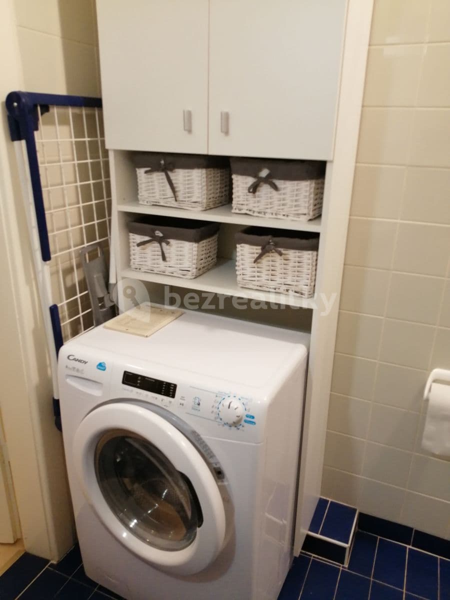 Prenájom bytu 1-izbový 25 m², Mikovcova, Praha, Praha Prenájom bytu 1-izbový 25 m², Mikovcova, Praha, Praha