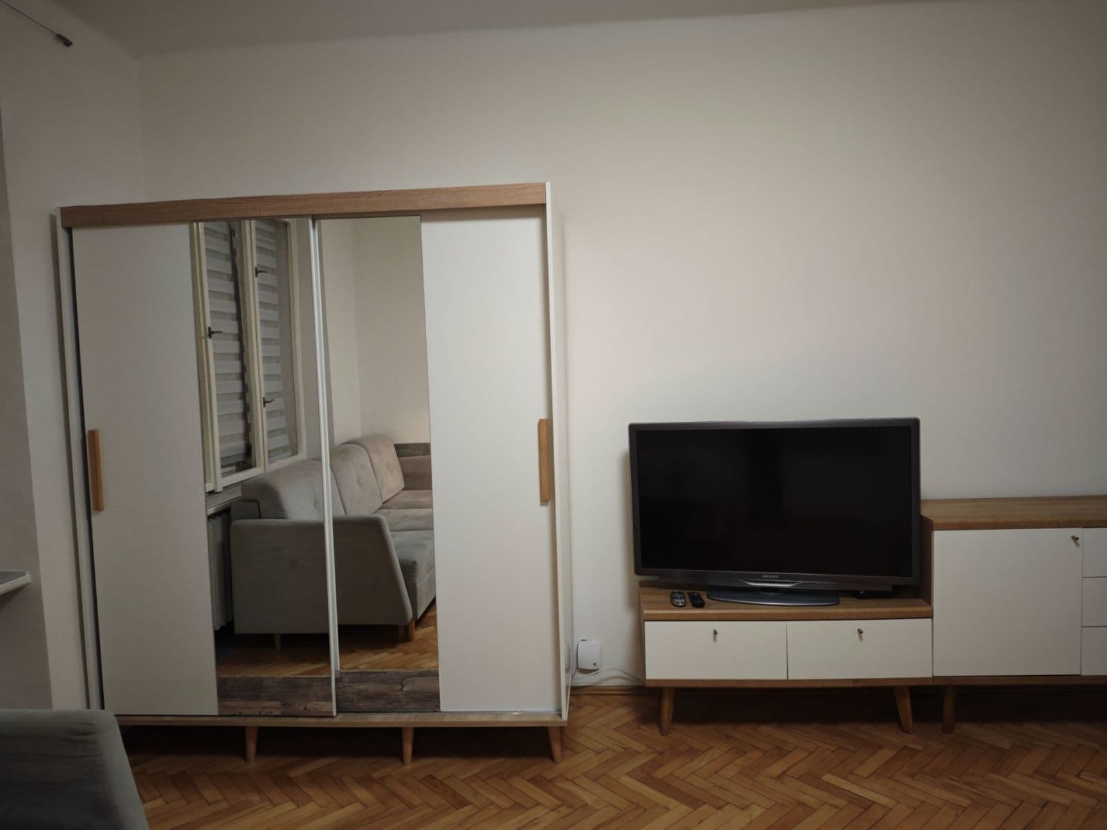 Prenájom bytu 1-izbový 25 m², Mikovcova, Praha, Praha Prenájom bytu 1-izbový 25 m², Mikovcova, Praha, Praha