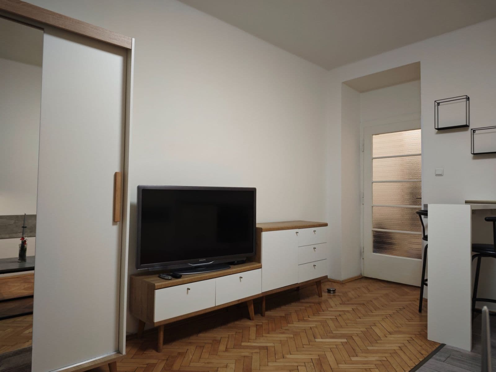 Prenájom bytu 1-izbový 25 m², Mikovcova, Praha, Praha Prenájom bytu 1-izbový 25 m², Mikovcova, Praha, Praha