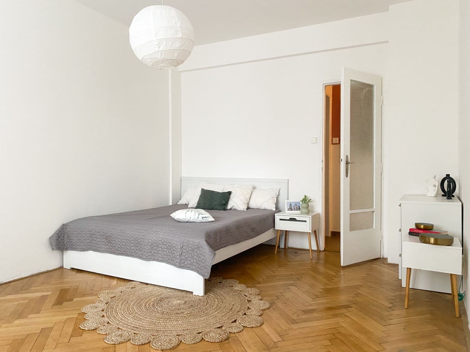 Prenájom bytu 1-izbový 47 m², Stroupežnického, Praha, Praha Prenájom bytu 1-izbový 47 m², Stroupežnického, Praha, Praha