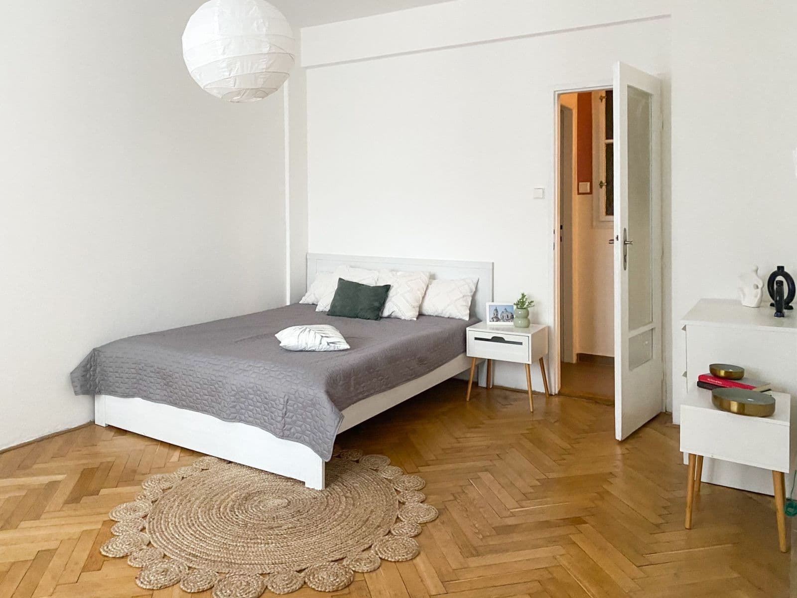 Prenájom bytu 1-izbový 47 m², Stroupežnického, Praha, Praha Prenájom bytu 1-izbový 47 m², Stroupežnického, Praha, Praha