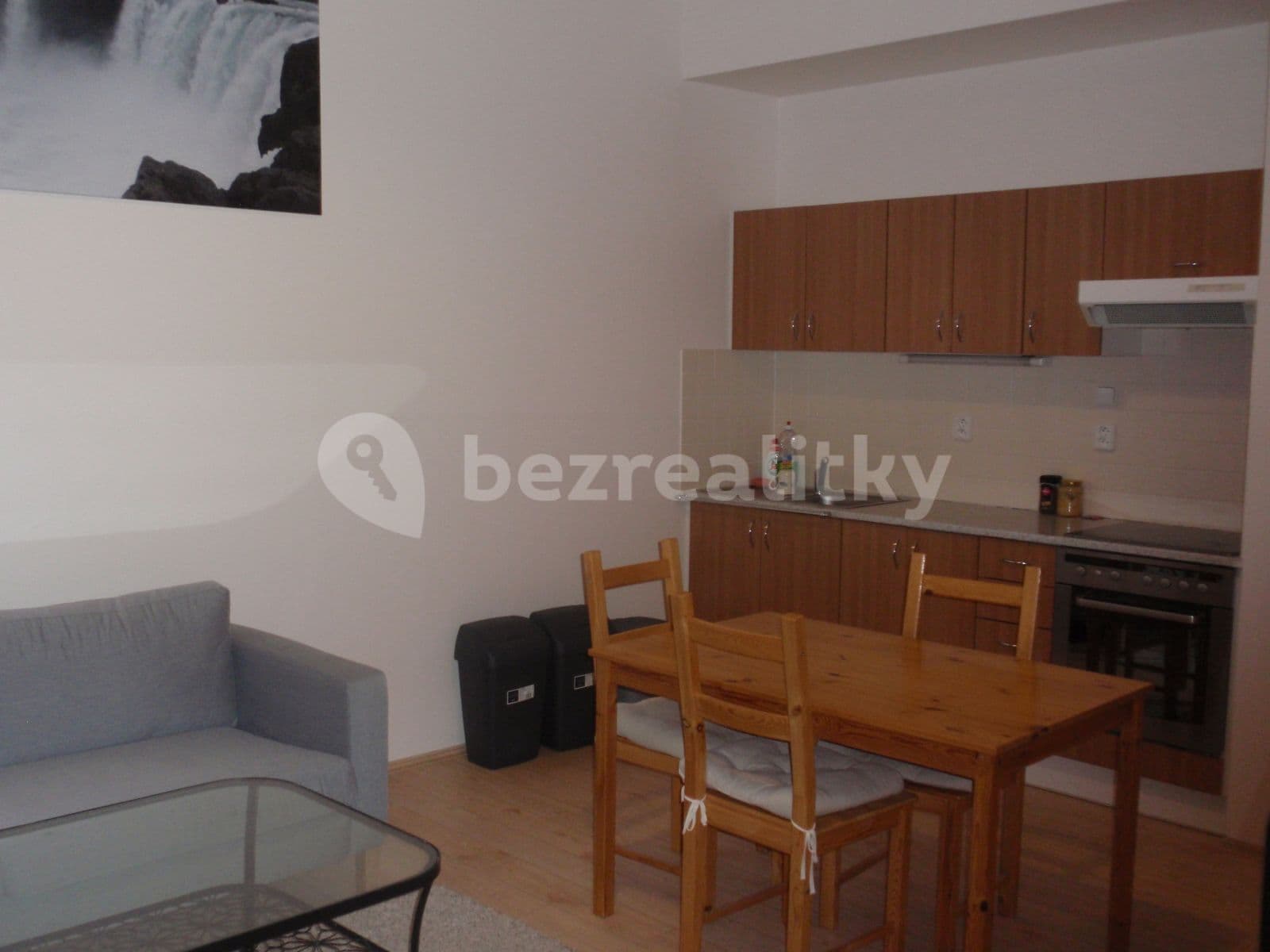 Prenájom bytu 2-izbový 45 m², Za Mlýnem, Hostivice, Středočeský kraj