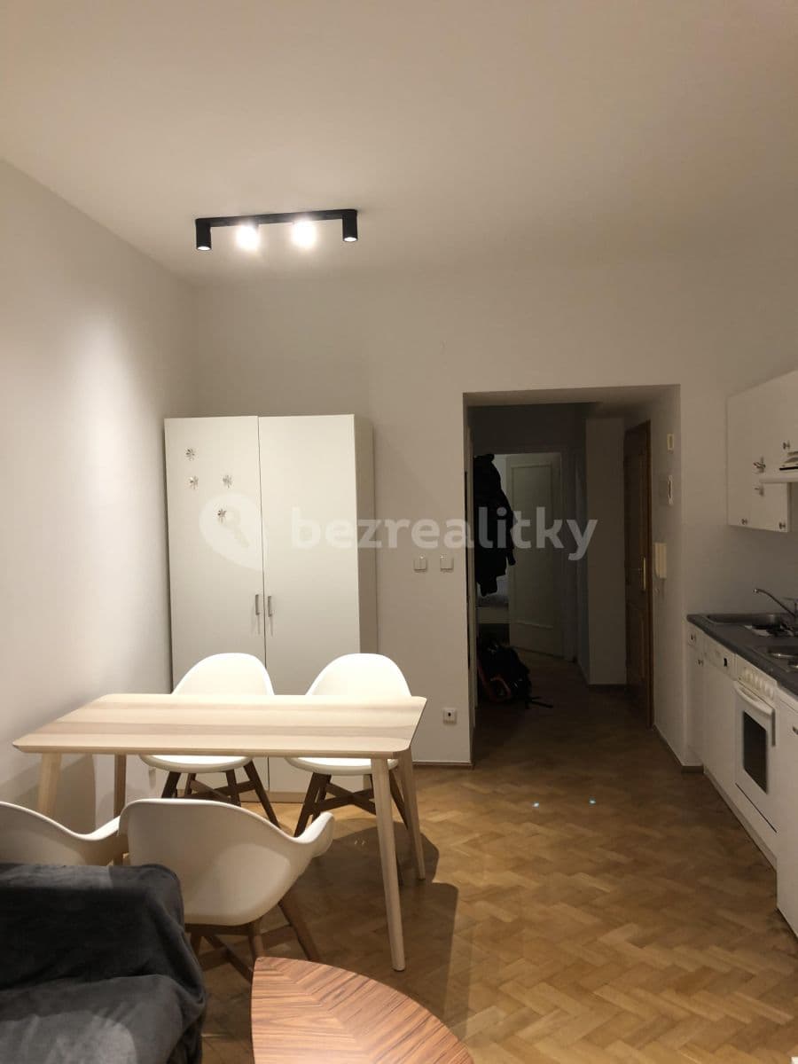 Prenájom bytu 2-izbový 33 m², Mozartova, Praha, Praha Prenájom bytu 2-izbový 33 m², Mozartova, Praha, Praha