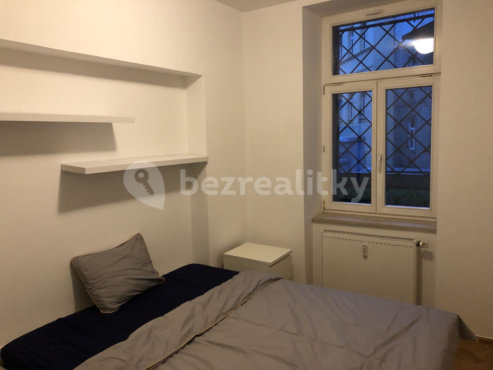 Prenájom bytu 2-izbový 33 m², Mozartova, Praha, Praha Prenájom bytu 2-izbový 33 m², Mozartova, Praha, Praha