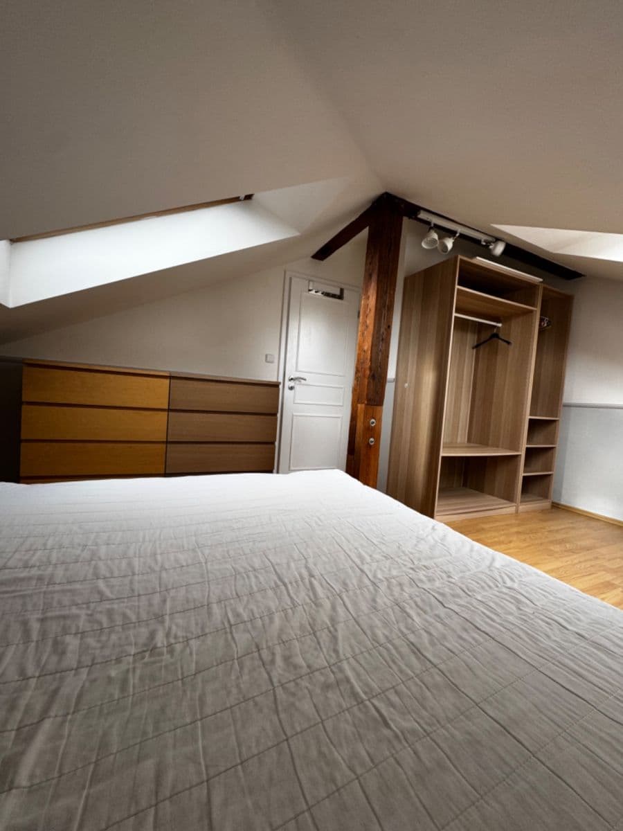 Prenájom bytu 2-izbový 54 m², Grafická, Praha, Praha Prenájom bytu 2-izbový 54 m², Grafická, Praha, Praha