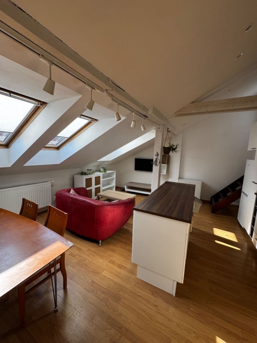 Prenájom bytu 2-izbový 54 m², Grafická, Praha, Praha Prenájom bytu 2-izbový 54 m², Grafická, Praha, Praha