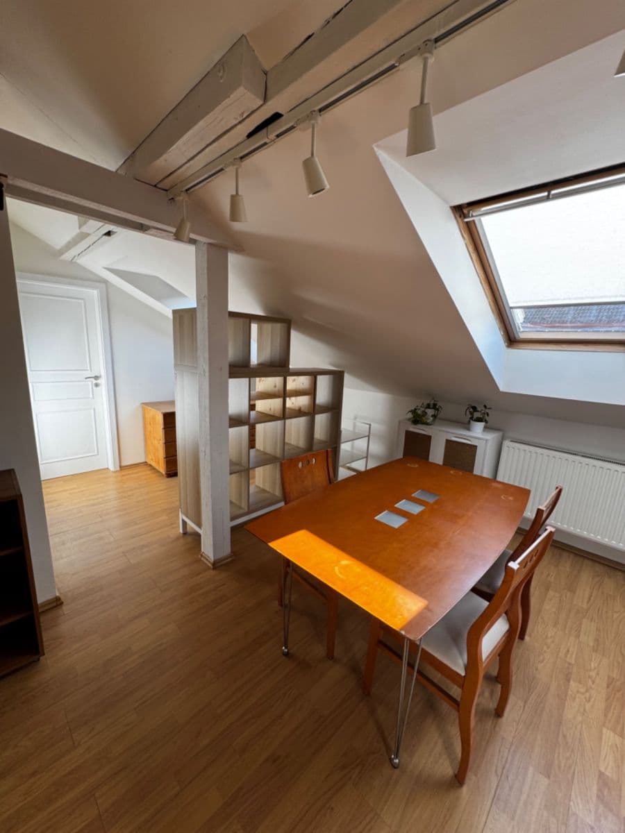 Prenájom bytu 2-izbový 54 m², Grafická, Praha, Praha Prenájom bytu 2-izbový 54 m², Grafická, Praha, Praha