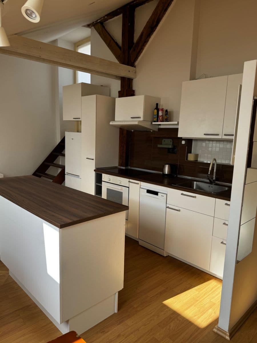 Prenájom bytu 2-izbový 54 m², Grafická, Praha, Praha Prenájom bytu 2-izbový 54 m², Grafická, Praha, Praha