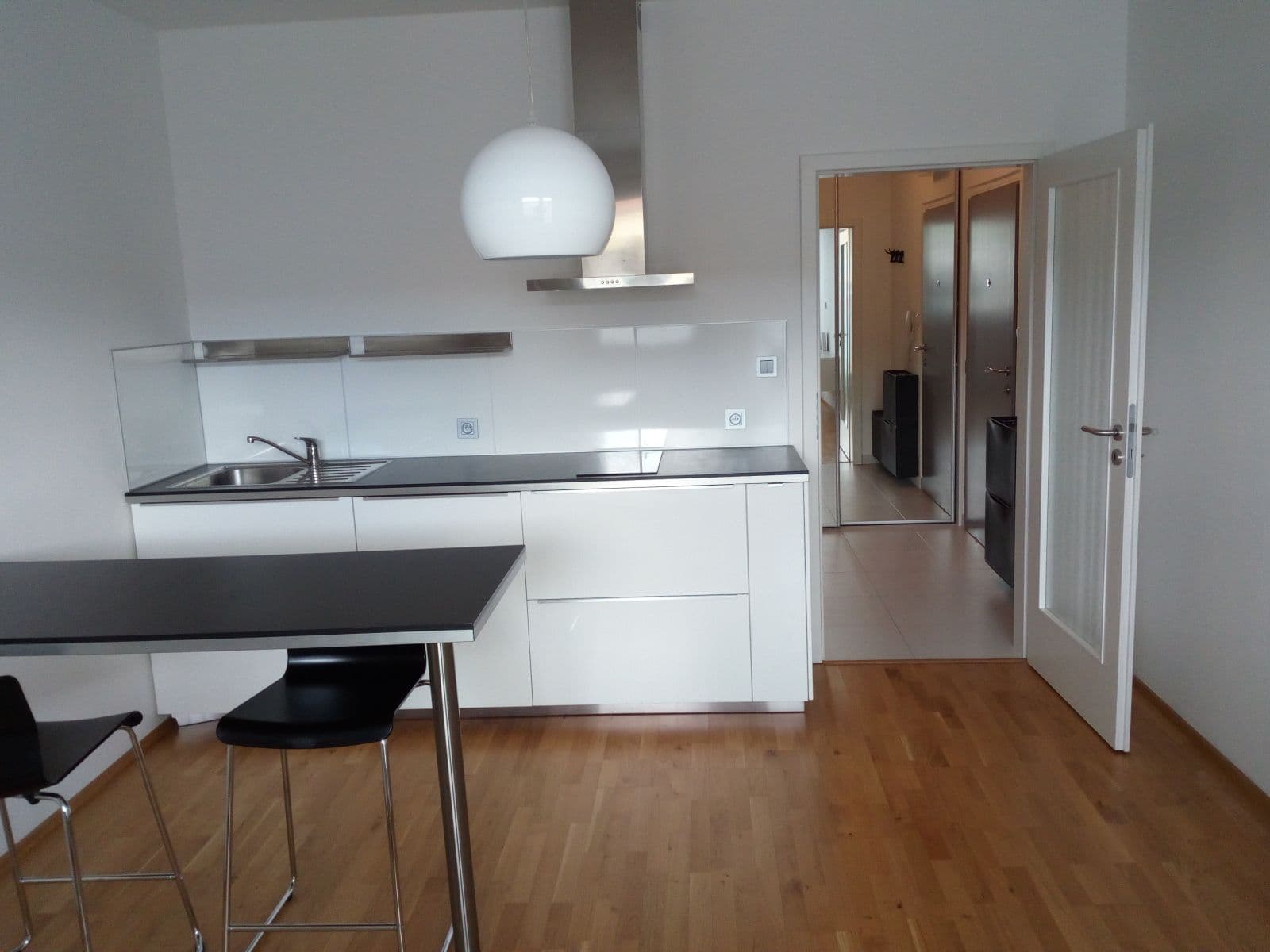 Prenájom bytu 1-izbový 28 m², U Svobodárny, Praha, Praha Prenájom bytu 1-izbový 28 m², U Svobodárny, Praha, Praha