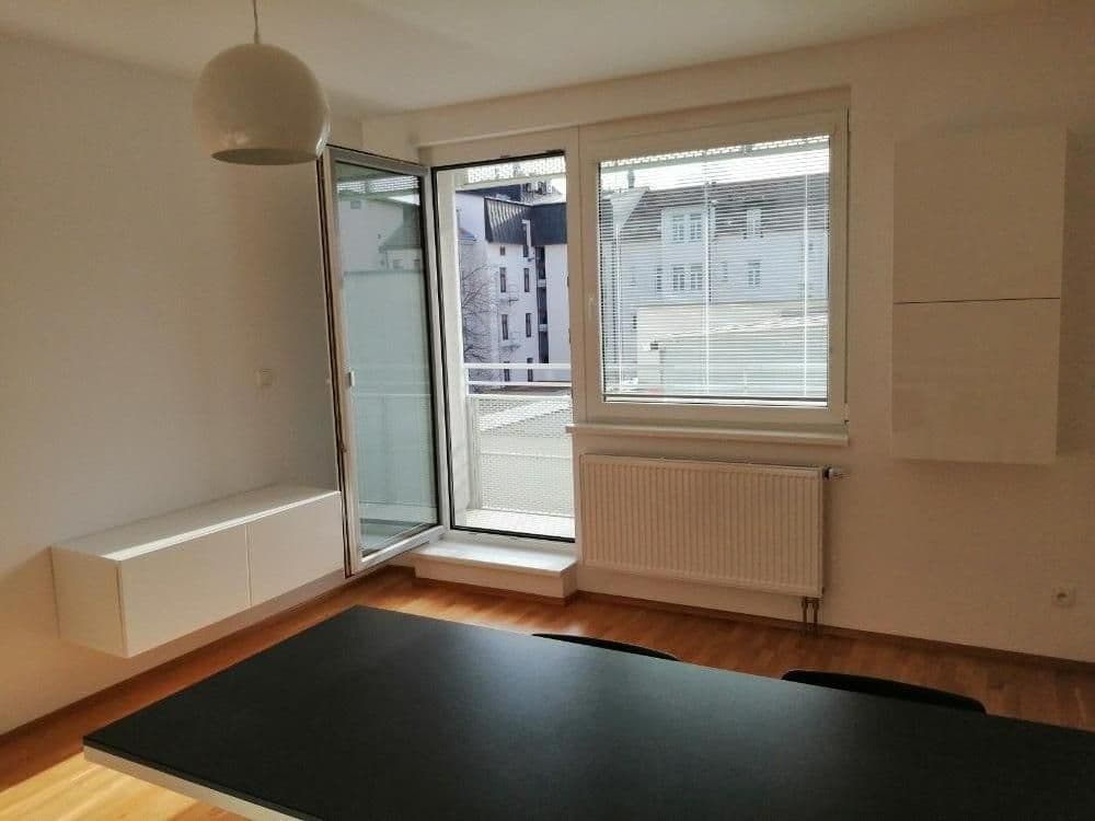 Prenájom bytu 1-izbový 28 m², U Svobodárny, Praha, Praha Prenájom bytu 1-izbový 28 m², U Svobodárny, Praha, Praha