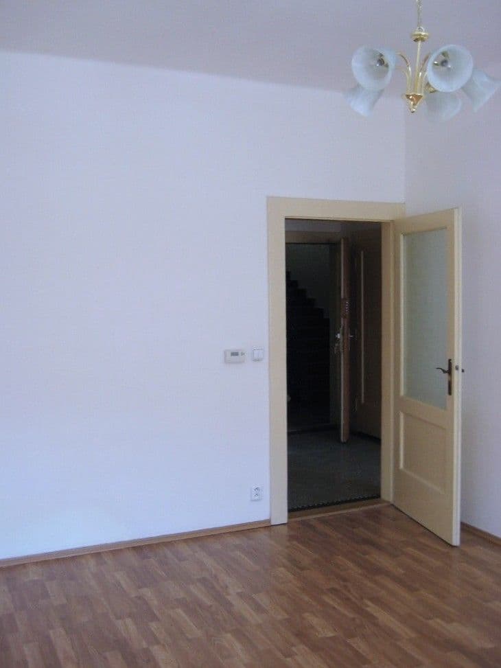 Prenájom bytu 2-izbový 45 m², Bulharská, Praha, Praha Prenájom bytu 2-izbový 45 m², Bulharská, Praha, Praha