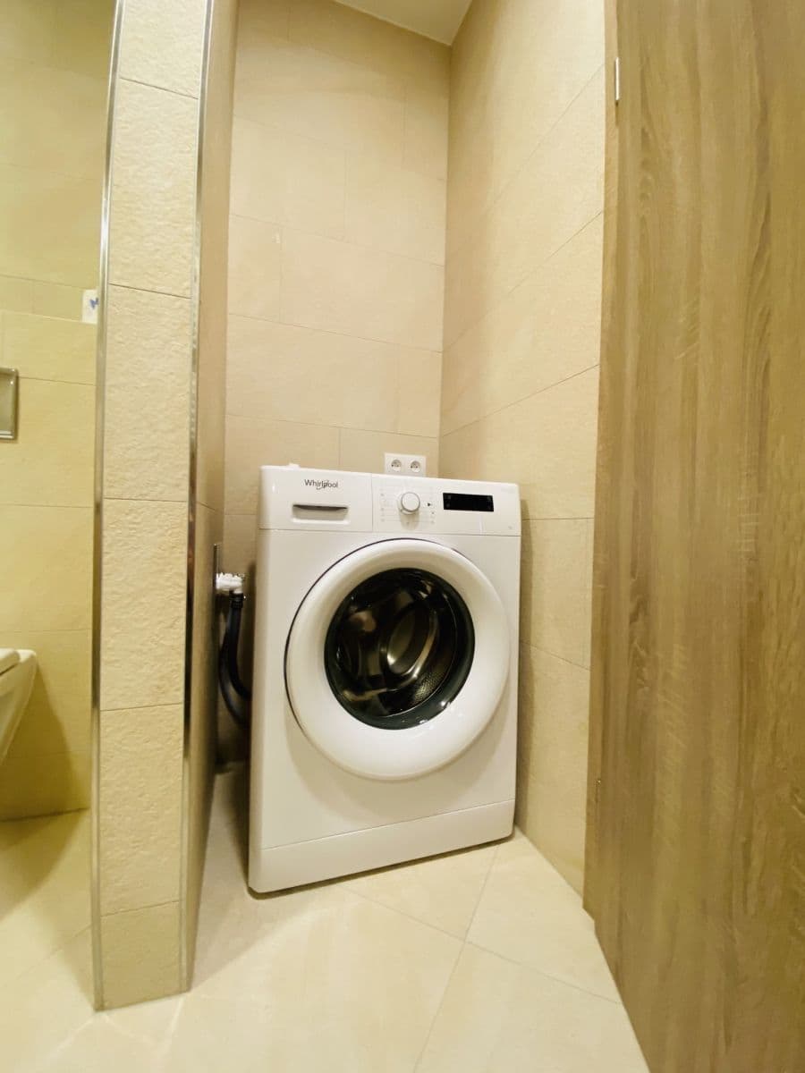 Prenájom bytu 1-izbový 38 m², Chorošová, Praha, Praha Prenájom bytu 1-izbový 38 m², Chorošová, Praha, Praha