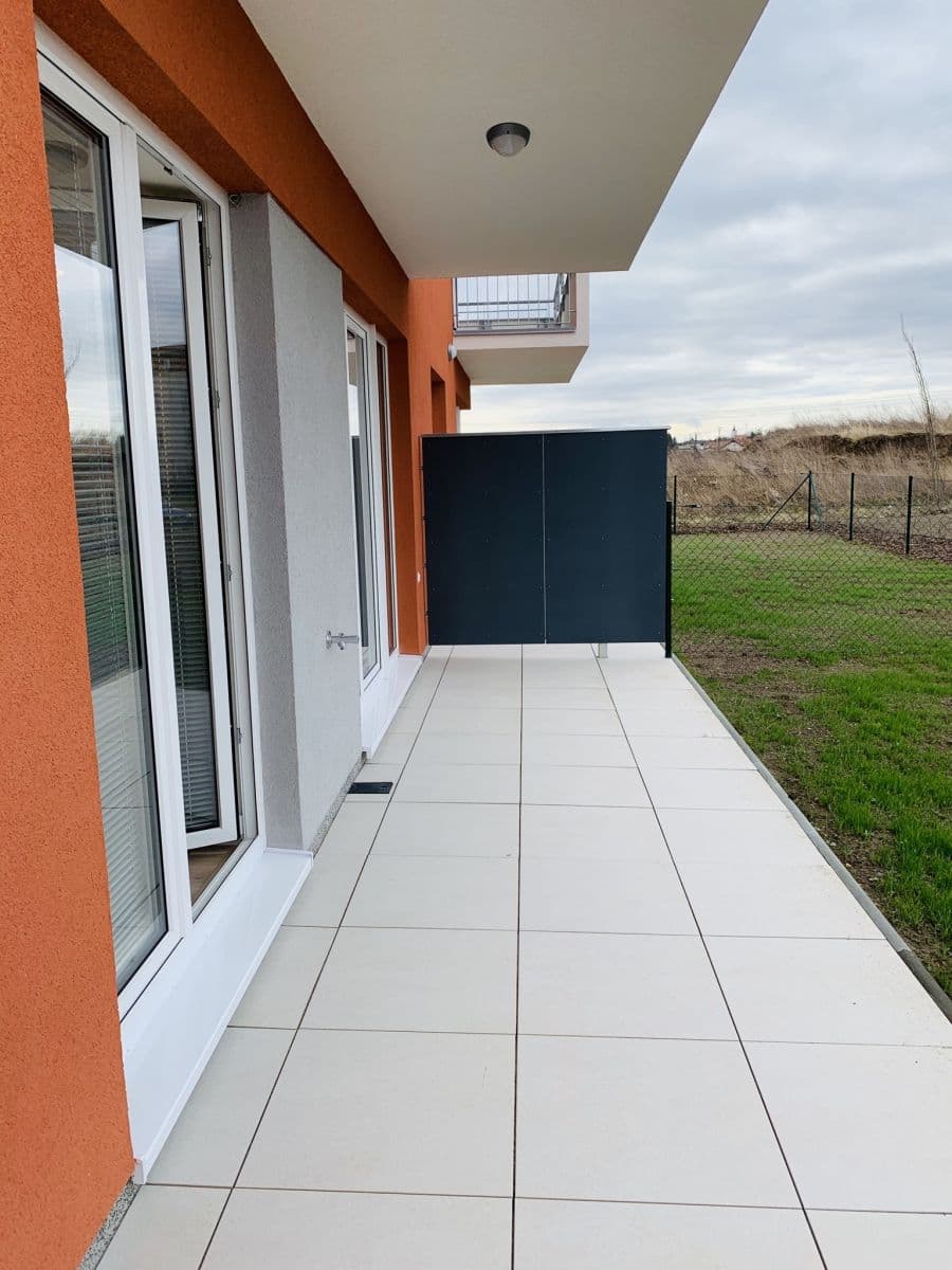 Prenájom bytu 1-izbový 38 m², Chorošová, Praha, Praha Prenájom bytu 1-izbový 38 m², Chorošová, Praha, Praha