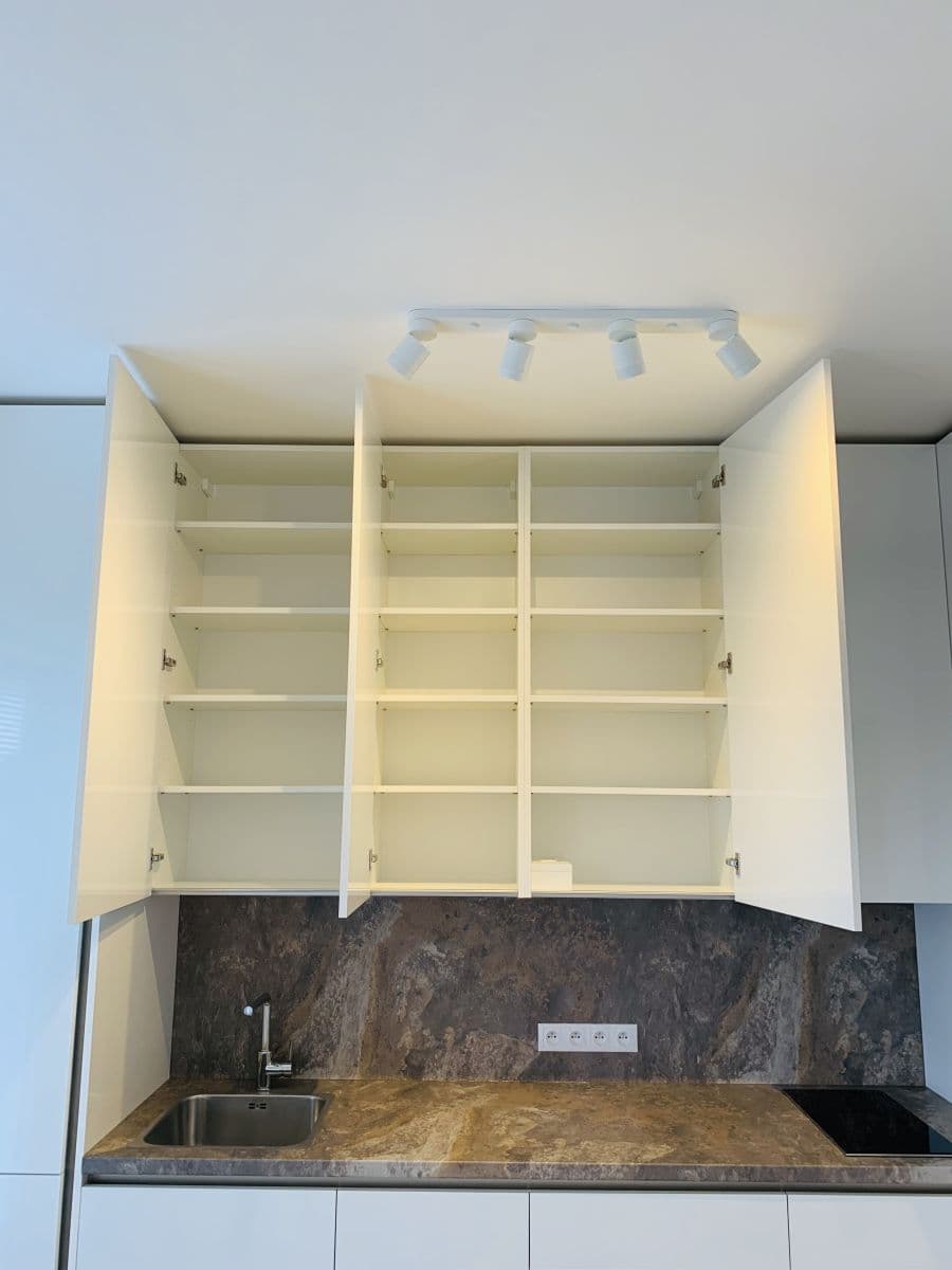 Prenájom bytu 1-izbový 38 m², Chorošová, Praha, Praha Prenájom bytu 1-izbový 38 m², Chorošová, Praha, Praha