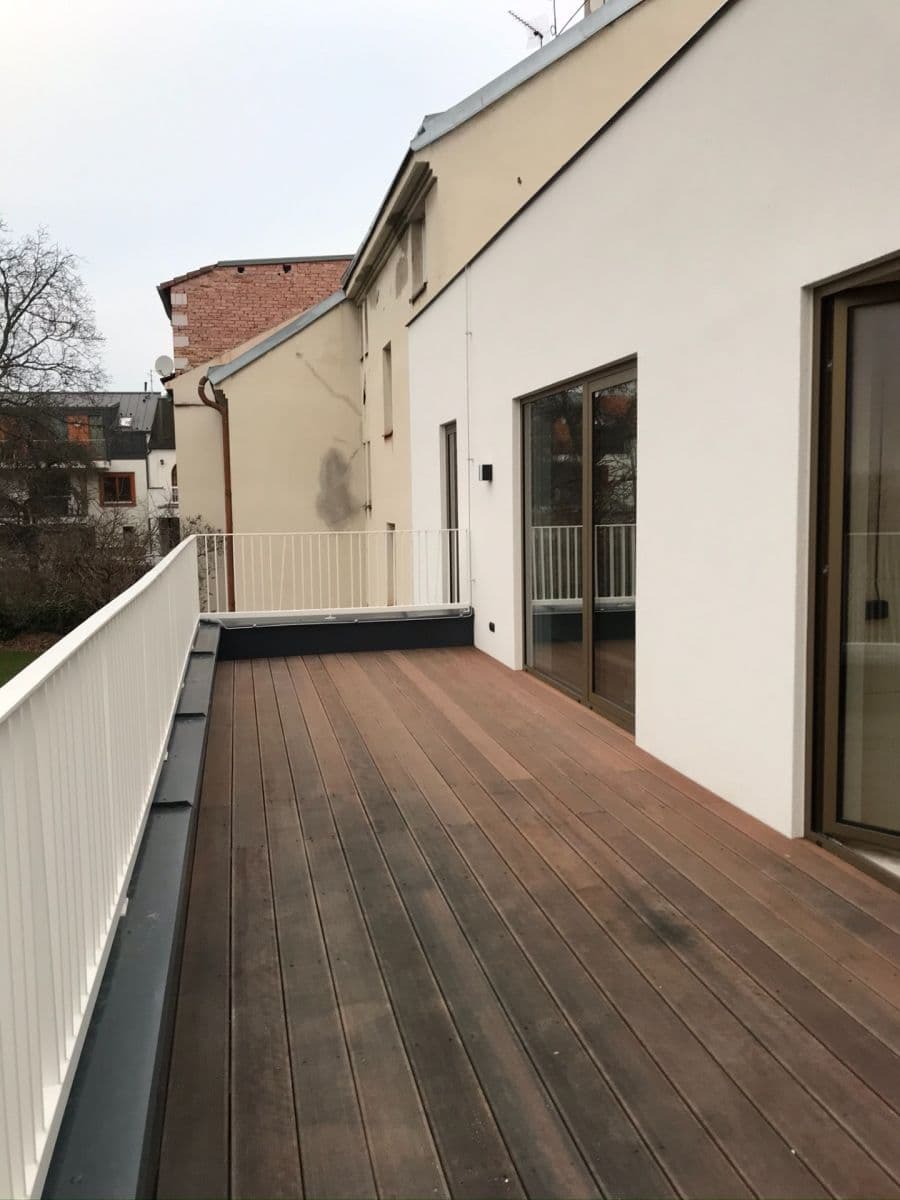 Prenájom bytu 1-izbový 37 m², Na Pecích, Praha, Praha Prenájom bytu 1-izbový 37 m², Na Pecích, Praha, Praha