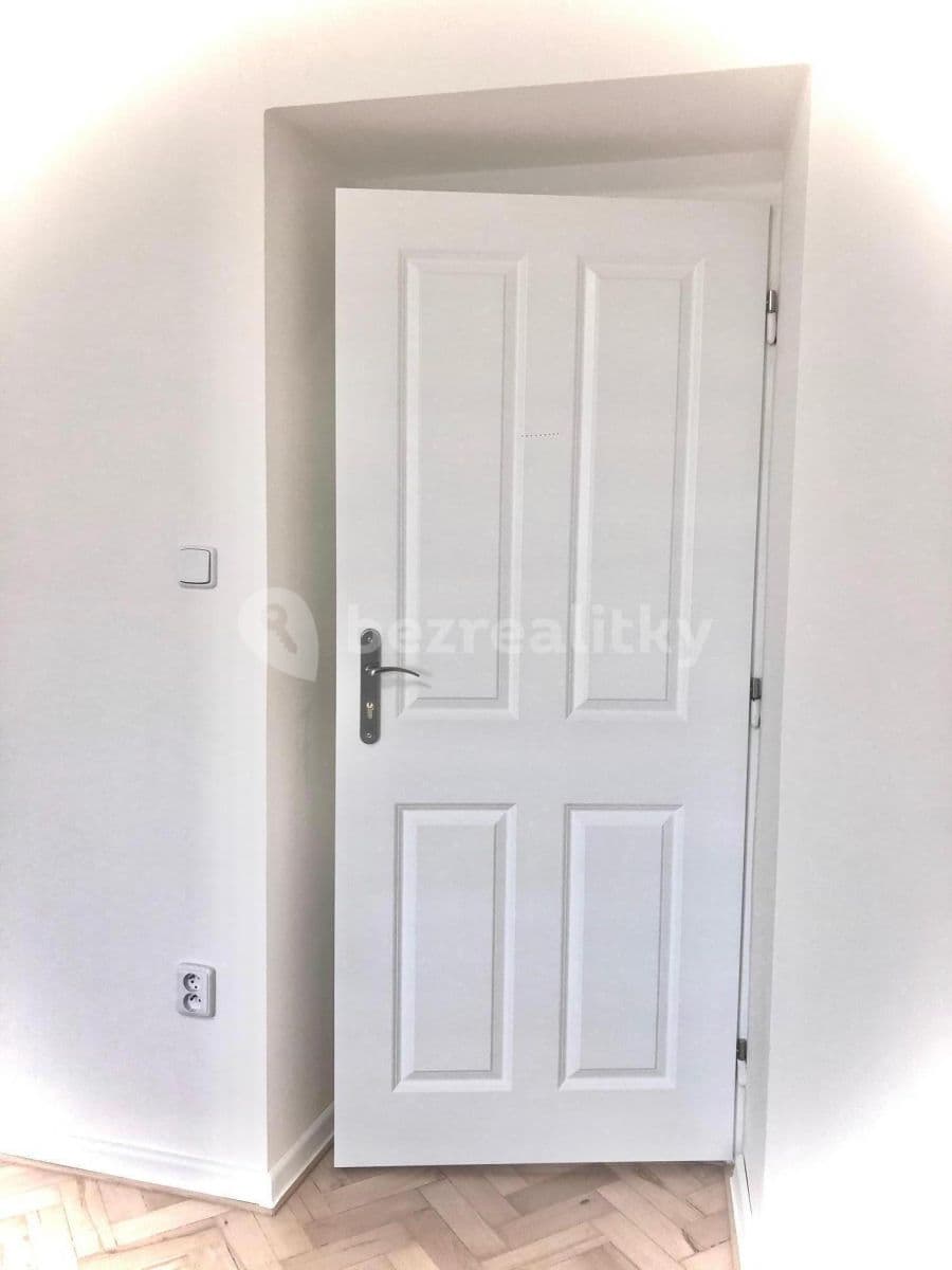 Prenájom bytu 2-izbový 70 m², Za Poštou, Olomouc, Olomoucký kraj Prenájom bytu 2-izbový 70 m², Za Poštou, Olomouc, Olomoucký kraj