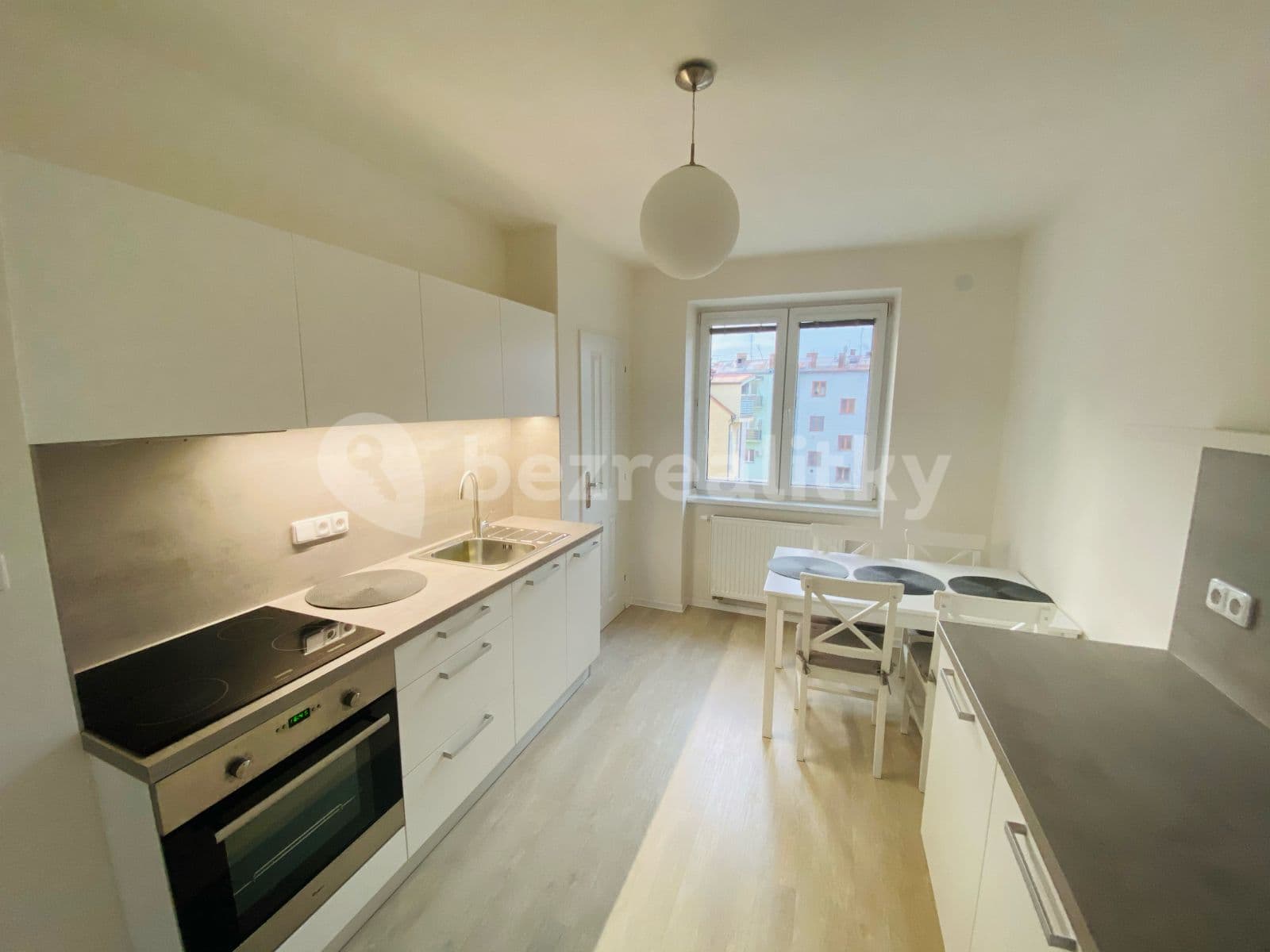 Prenájom bytu 2-izbový 70 m², Za Poštou, Olomouc, Olomoucký kraj Prenájom bytu 2-izbový 70 m², Za Poštou, Olomouc, Olomoucký kraj