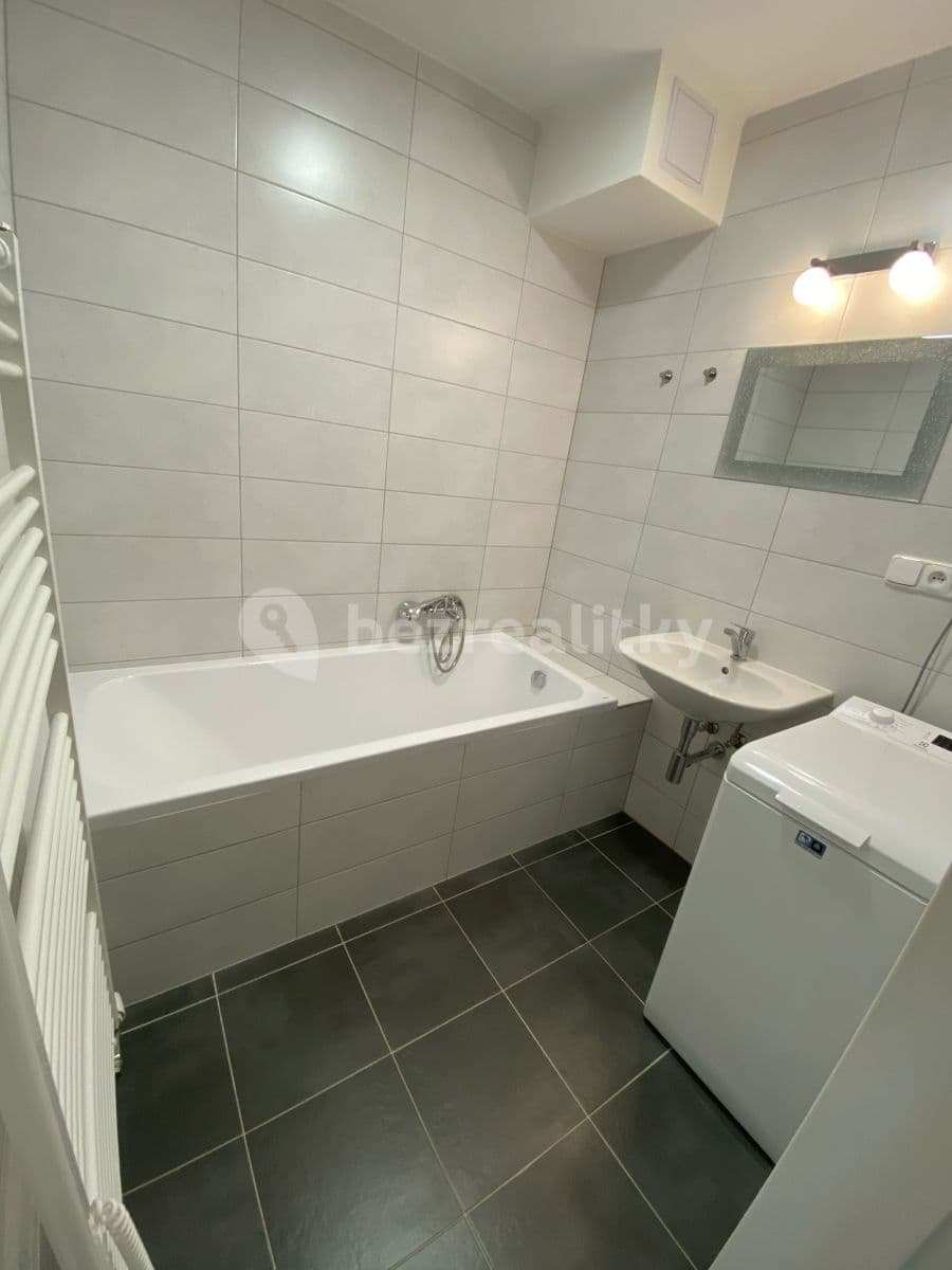 Prenájom bytu 2-izbový 70 m², Za Poštou, Olomouc, Olomoucký kraj Prenájom bytu 2-izbový 70 m², Za Poštou, Olomouc, Olomoucký kraj