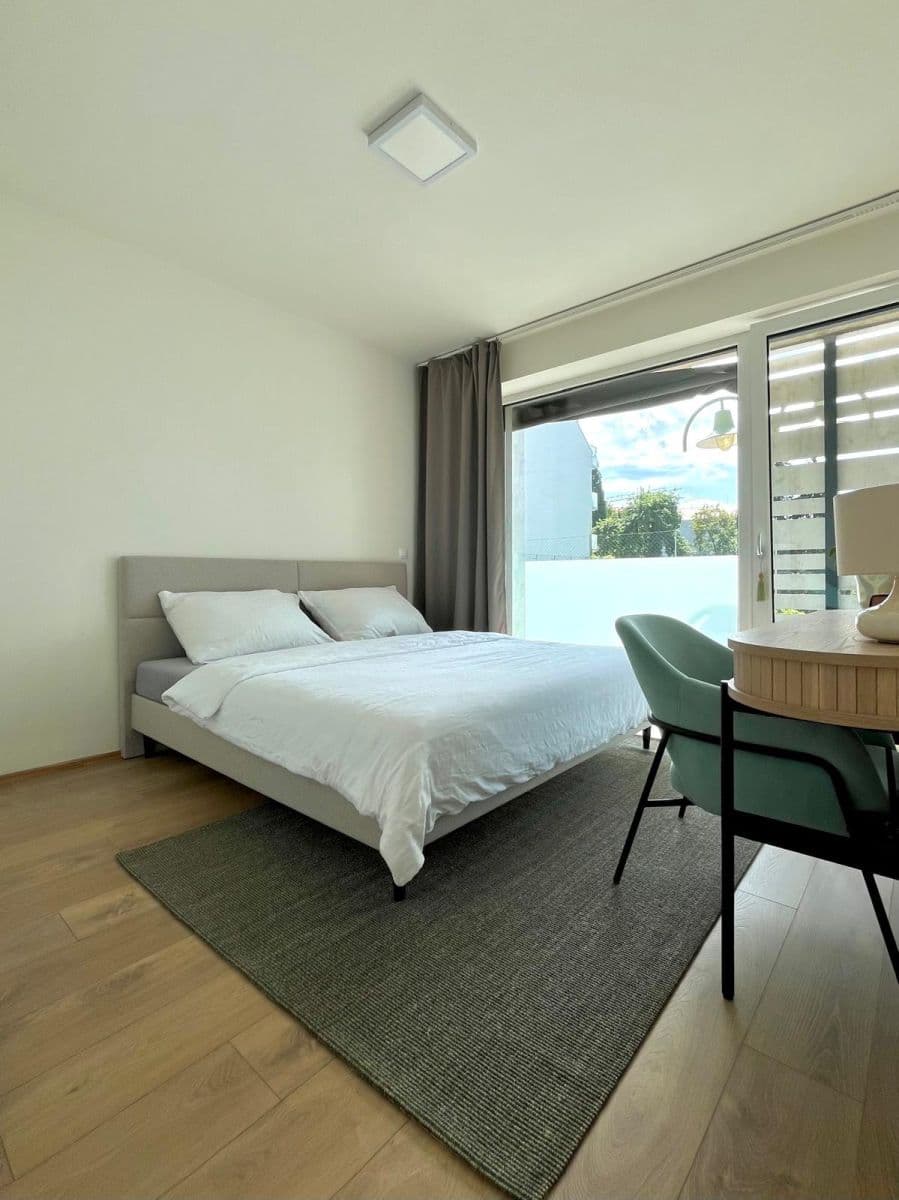 Prenájom bytu 2-izbový 65 m², Nová, České Budějovice, Jihočeský kraj Prenájom bytu 2-izbový 65 m², Nová, České Budějovice, Jihočeský kraj