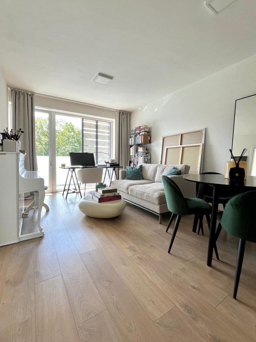 Prenájom bytu 2-izbový 65 m², Nová, České Budějovice, Jihočeský kraj Prenájom bytu 2-izbový 65 m², Nová, České Budějovice, Jihočeský kraj