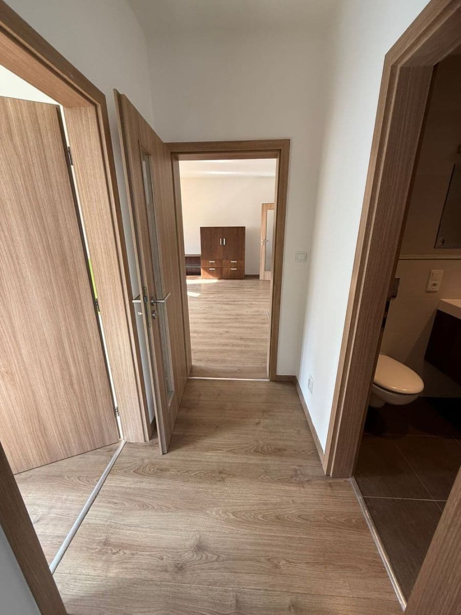 Prenájom bytu 3-izbový 79 m², Bermanova, Praha, Praha Prenájom bytu 3-izbový 79 m², Bermanova, Praha, Praha