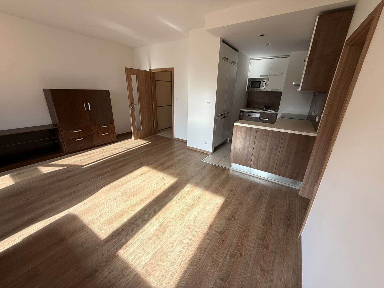 Prenájom bytu 3-izbový 79 m², Bermanova, Praha, Praha Prenájom bytu 3-izbový 79 m², Bermanova, Praha, Praha