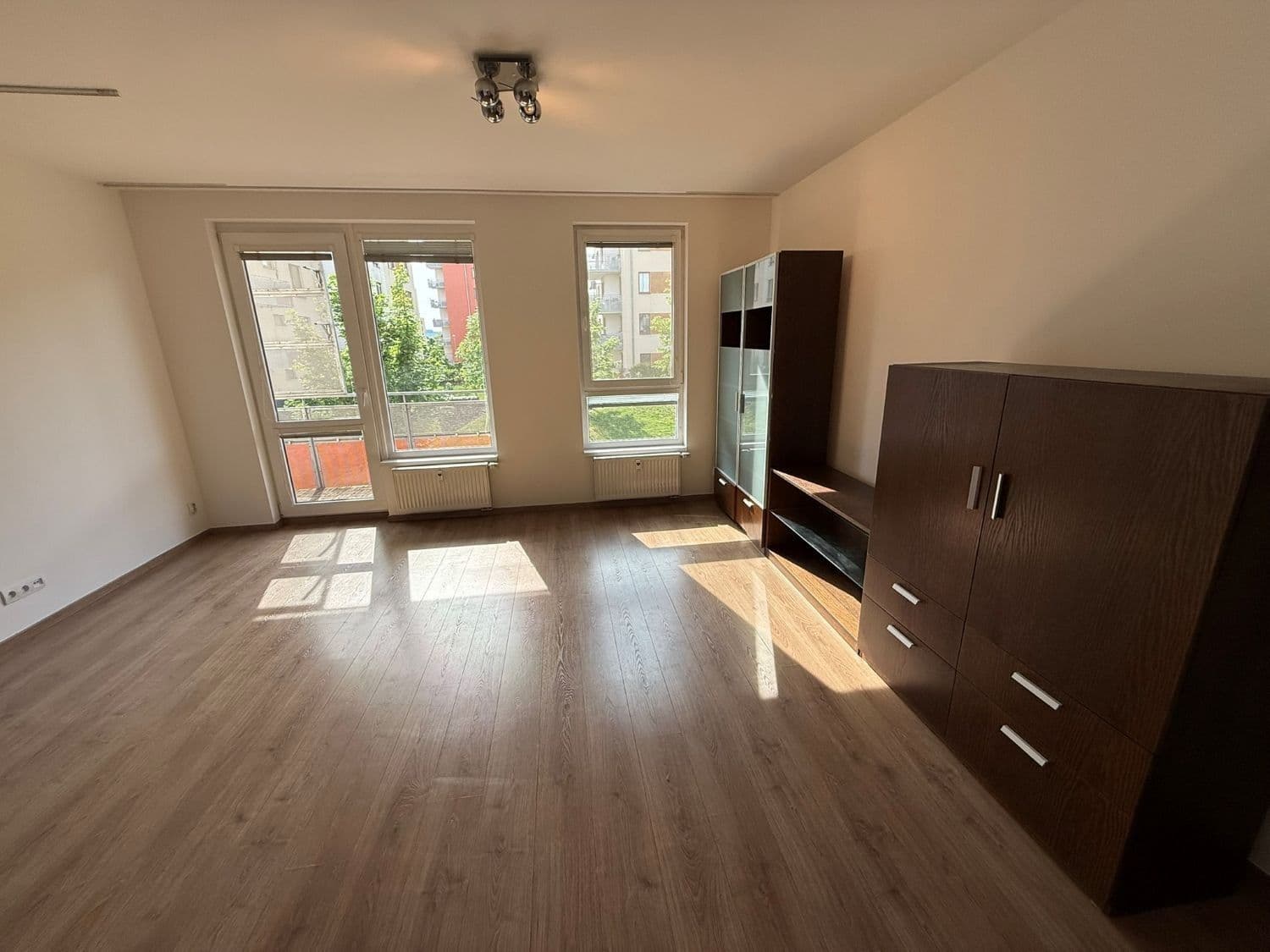 Prenájom bytu 3-izbový 79 m², Bermanova, Praha, Praha Prenájom bytu 3-izbový 79 m², Bermanova, Praha, Praha