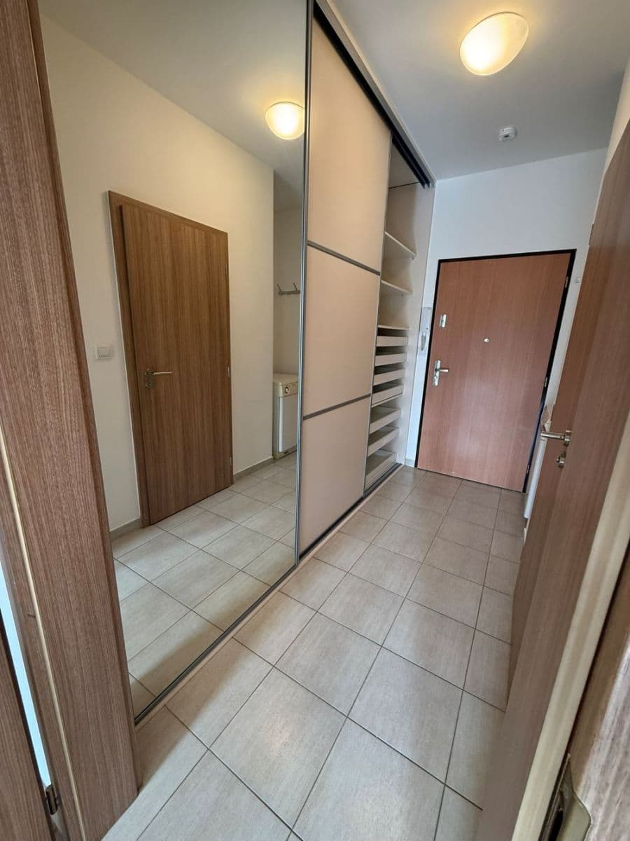 Prenájom bytu 3-izbový 79 m², Bermanova, Praha, Praha Prenájom bytu 3-izbový 79 m², Bermanova, Praha, Praha