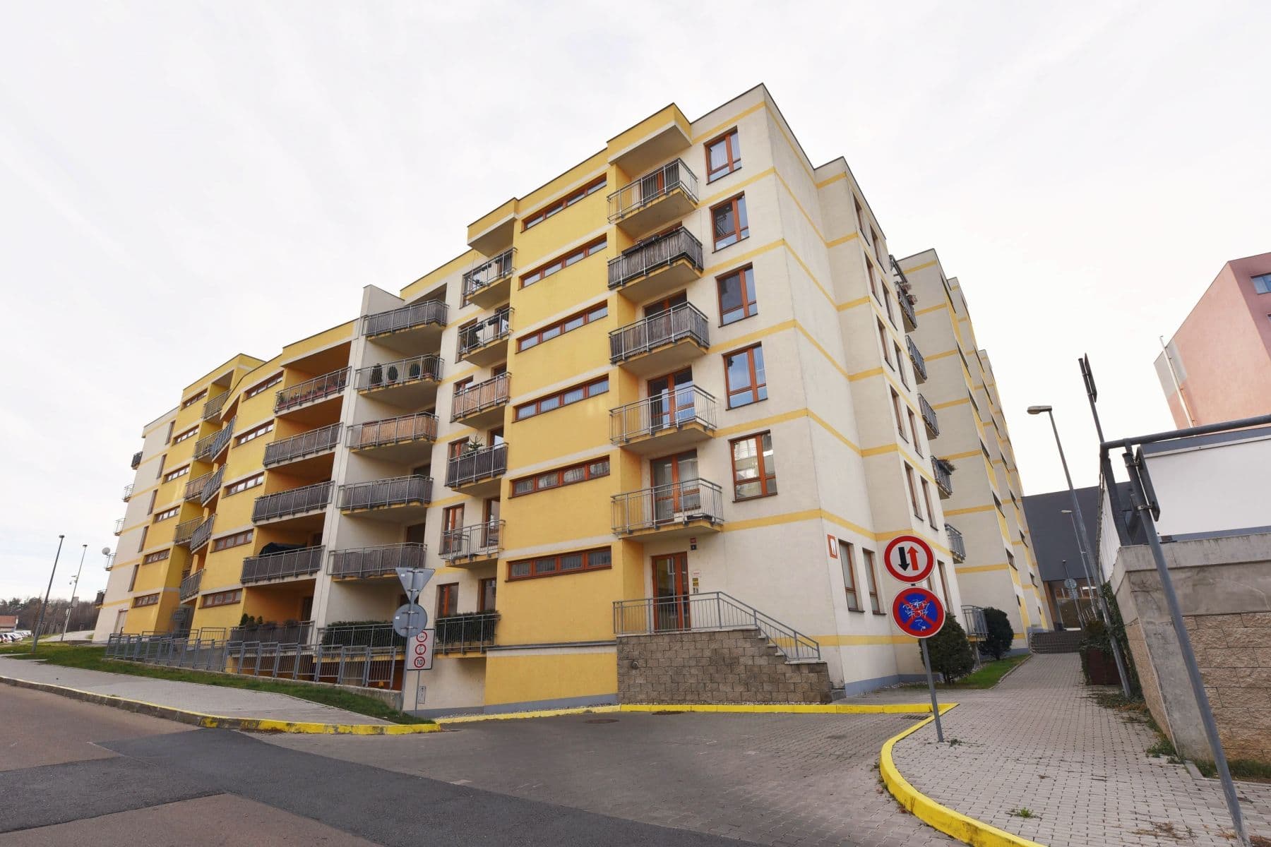 Prenájom bytu 3-izbový 89 m², Za Valem, Praha, Praha Prenájom bytu 3-izbový 89 m², Za Valem, Praha, Praha