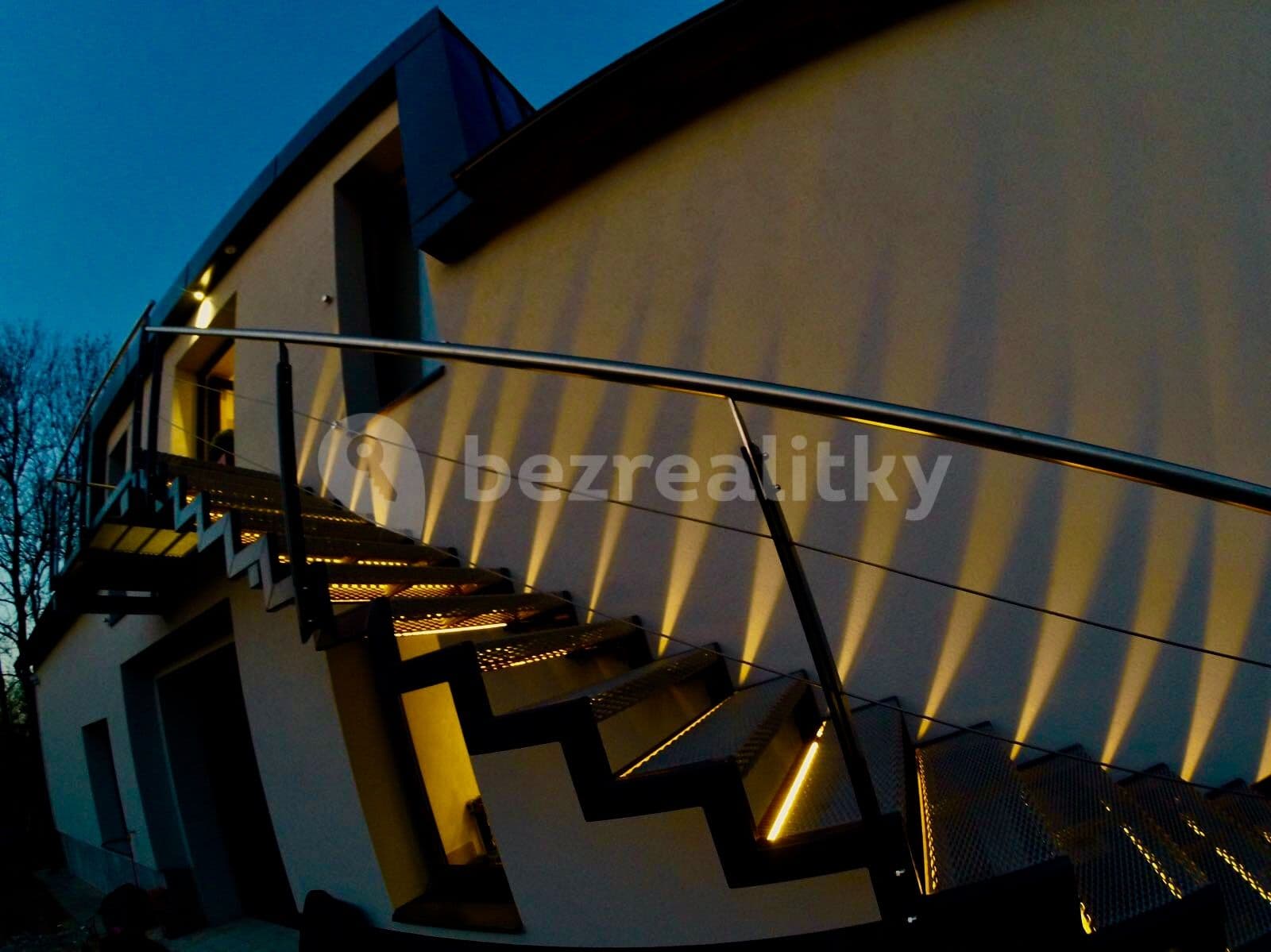 Prenájom bytu 2-izbový 74 m², K Pitkovicům, Praha, Praha Prenájom bytu 2-izbový 74 m², K Pitkovicům, Praha, Praha