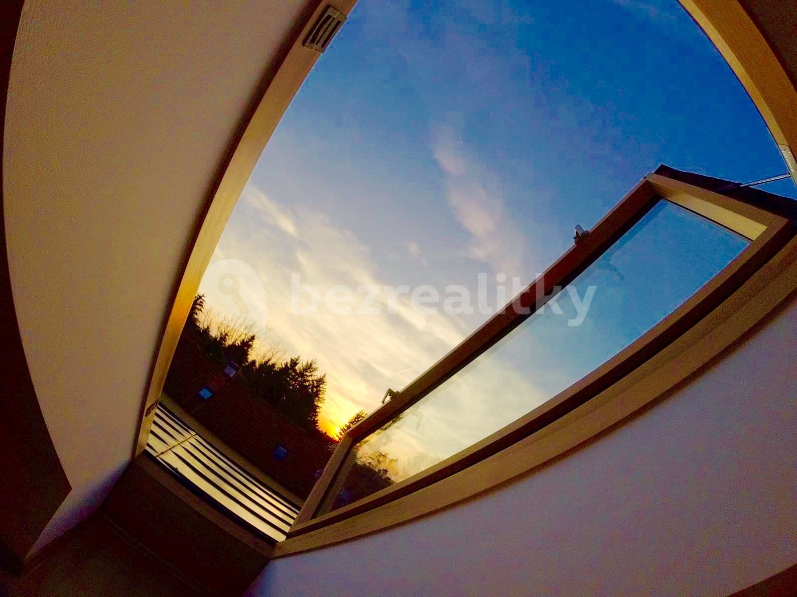 Prenájom bytu 2-izbový 74 m², K Pitkovicům, Praha, Praha Prenájom bytu 2-izbový 74 m², K Pitkovicům, Praha, Praha