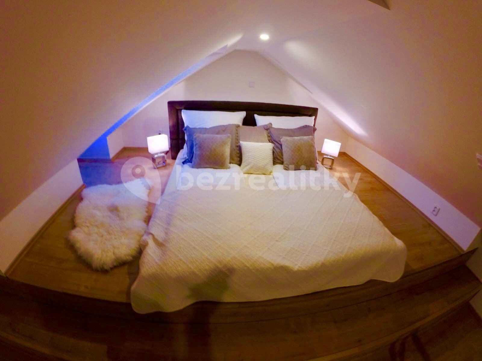 Prenájom bytu 2-izbový 74 m², K Pitkovicům, Praha, Praha Prenájom bytu 2-izbový 74 m², K Pitkovicům, Praha, Praha